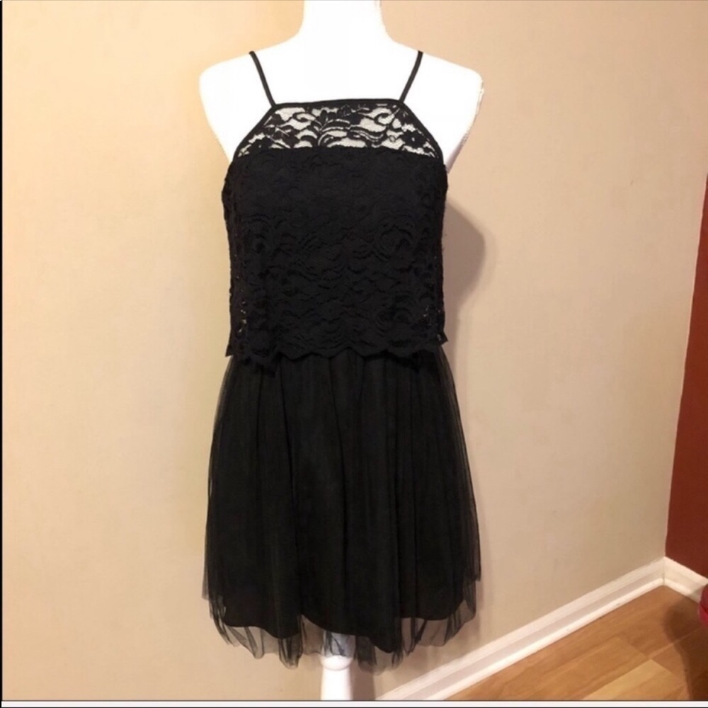 BCBGeneration Lace Dress - Picture 4 of 7